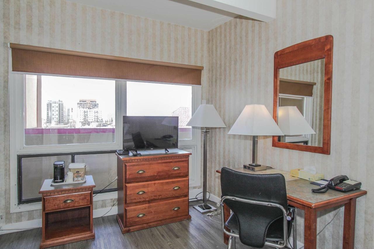 Motel Canadas Value Chinook Station